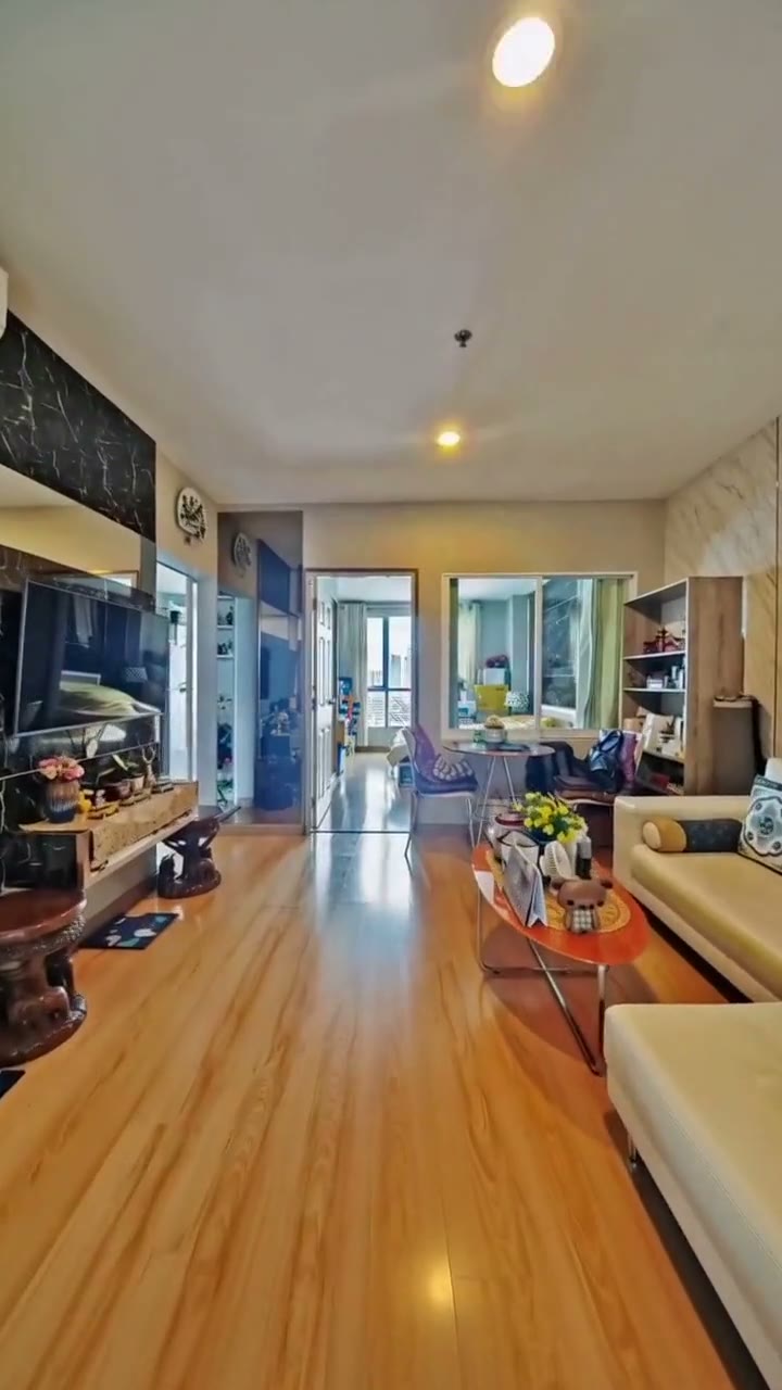 Example property-tour video format